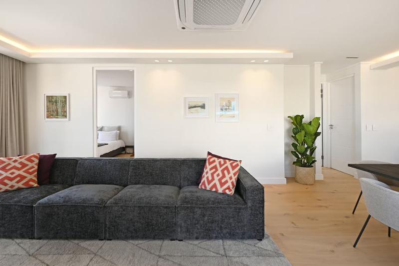 2 Bedroom Property for Sale in Sea Point Western Cape